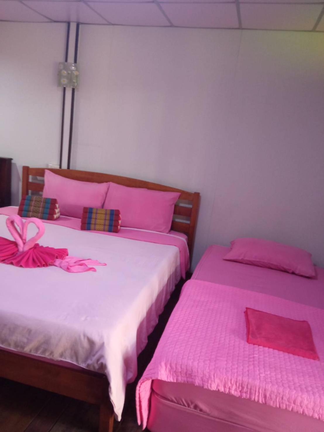 Hotel Baan Ing Suan Amphawa Habitación foto