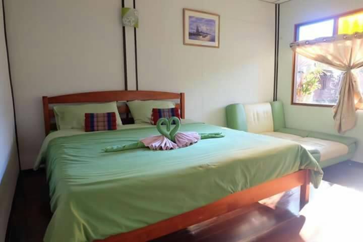 Hotel Baan Ing Suan Amphawa Exterior foto